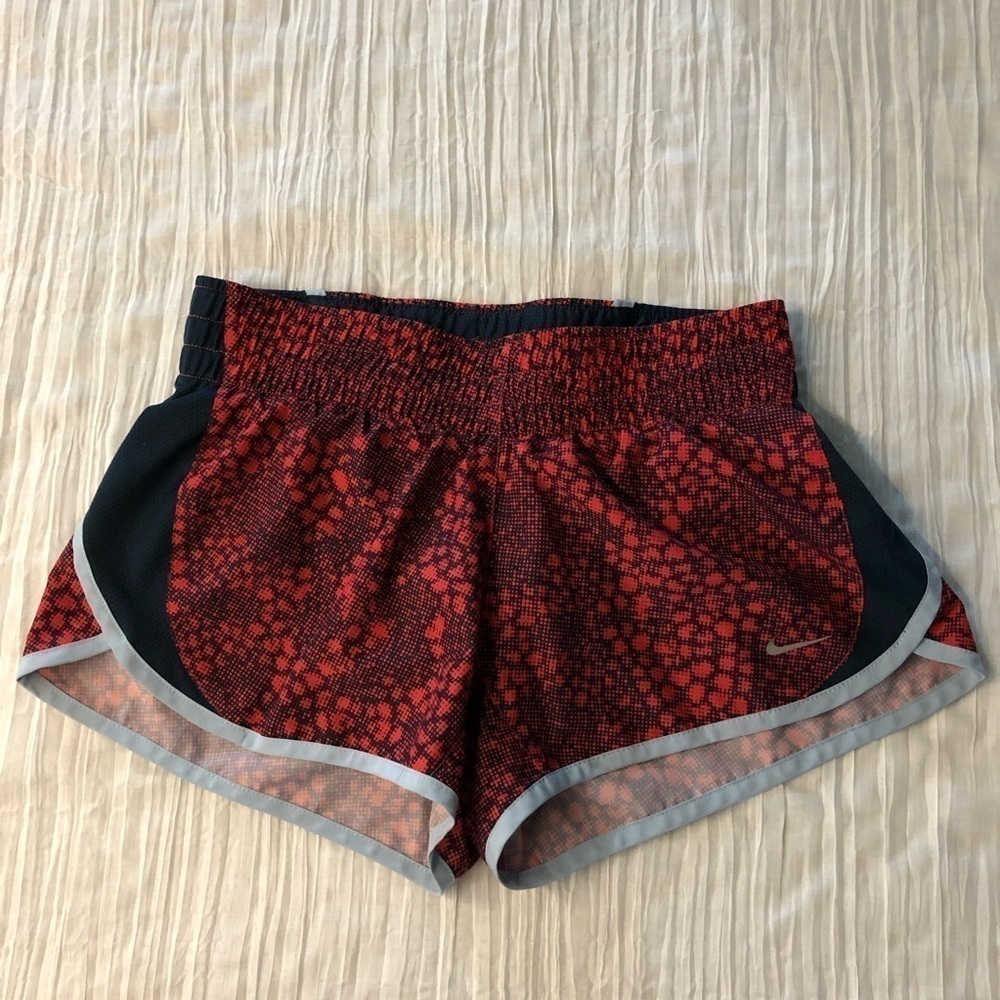 NIKE - WOMENS ATHLETIC SHORTS RED/BLUE SIZE XS